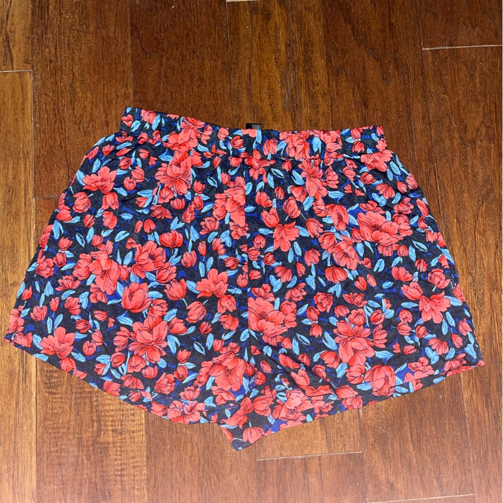 Cute floral shorts
